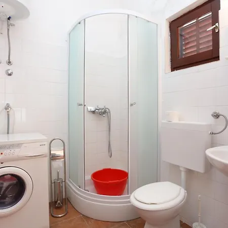 Apartamento By The Sea Slatine, Ciovo - 16345