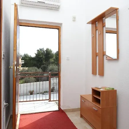 Apartamento By The Sea Slatine, Ciovo - 16345 *